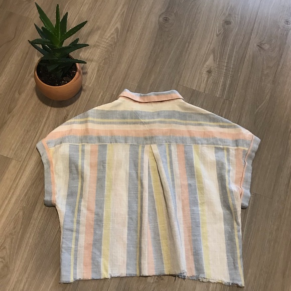 🌿 Francescas Harper Spring Stripe Button Down 🌿 - Picture 5 of 7
